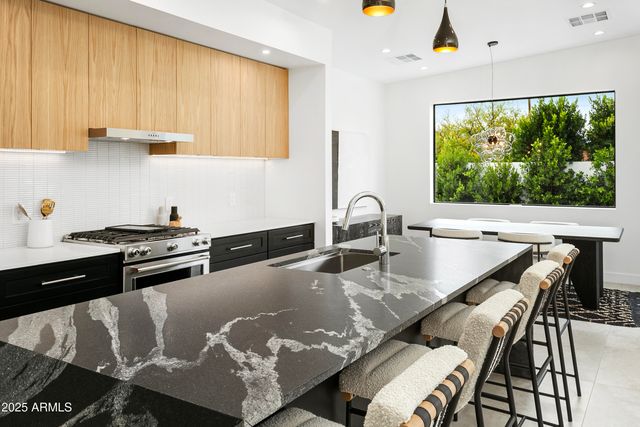 4002 N 33RD Place, Phoenix, AZ 85018