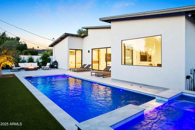 4002 N 33RD Place, Phoenix, AZ 85018