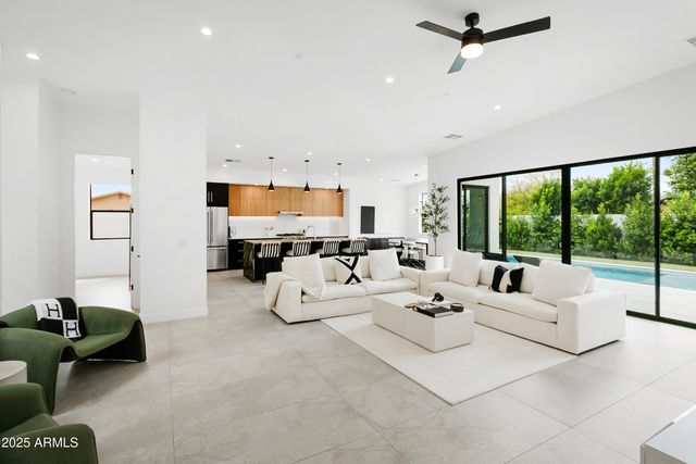 4002 N 33RD Place, Phoenix, AZ 85018