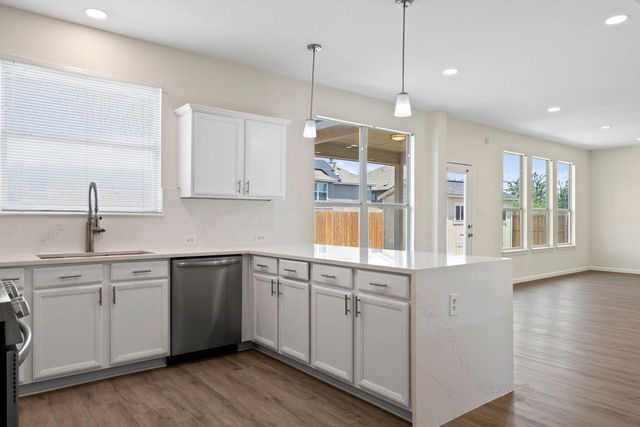 101 Redwood DR, Kyle, TX 78640