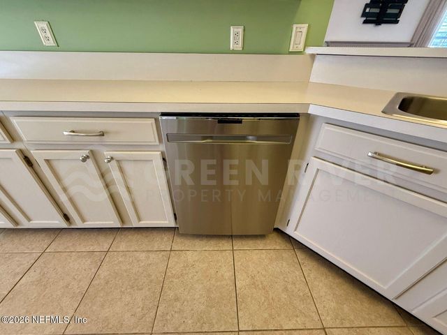 2927 WATERS VIEW Circle, Orange Park, FL 32073