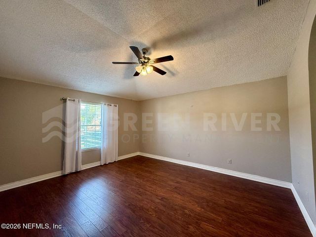 2927 WATERS VIEW Circle, Orange Park, FL 32073