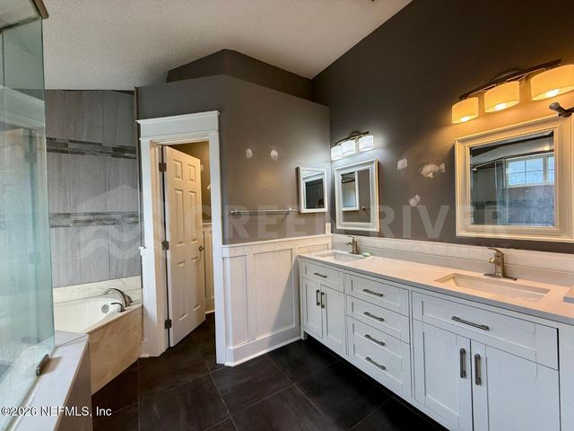 2927 WATERS VIEW Circle, Orange Park, FL 32073