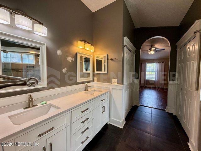 2927 WATERS VIEW Circle, Orange Park, FL 32073