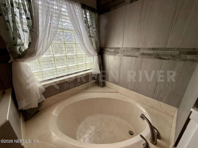 2927 WATERS VIEW Circle, Orange Park, FL 32073