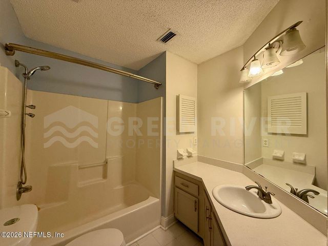 2927 WATERS VIEW Circle, Orange Park, FL 32073