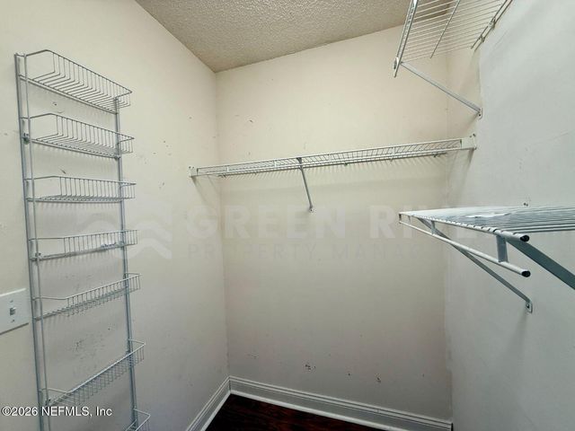 2927 WATERS VIEW Circle, Orange Park, FL 32073