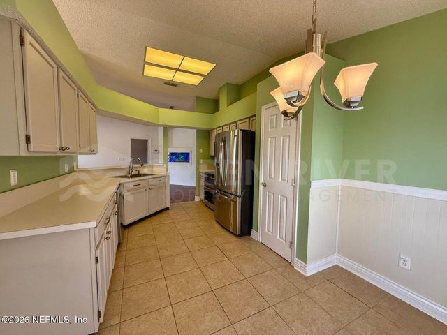 2927 WATERS VIEW Circle, Orange Park, FL 32073