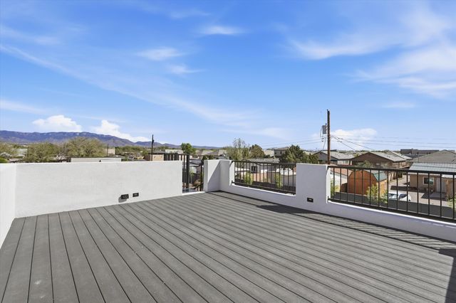 128 Los Ranchos Road NW, Albuquerque, NM 87107