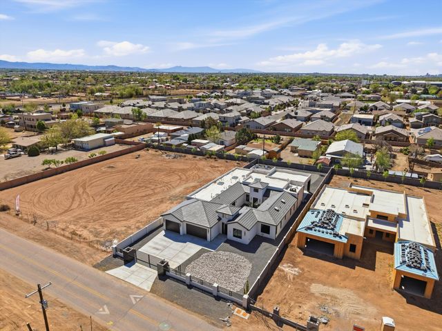 128 Los Ranchos Road NW, Albuquerque, NM 87107