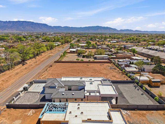 128 Los Ranchos Road NW, Albuquerque, NM 87107