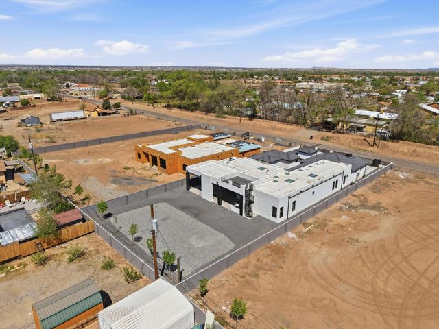 128 Los Ranchos Road NW, Albuquerque, NM 87107