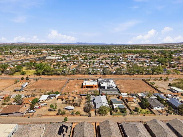 128 Los Ranchos Road NW, Albuquerque, NM 87107