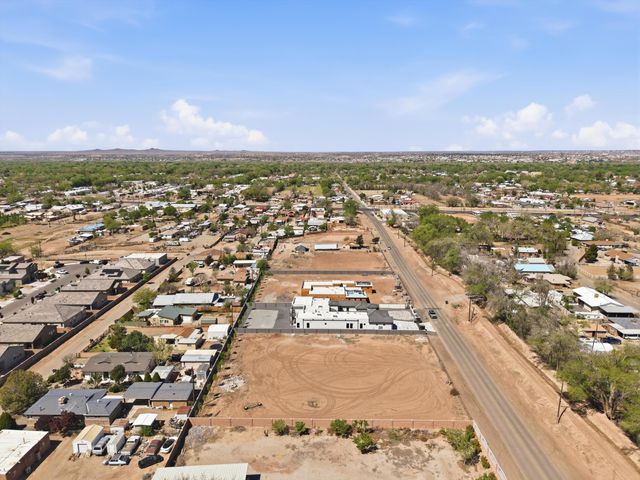 128 Los Ranchos Road NW, Albuquerque, NM 87107