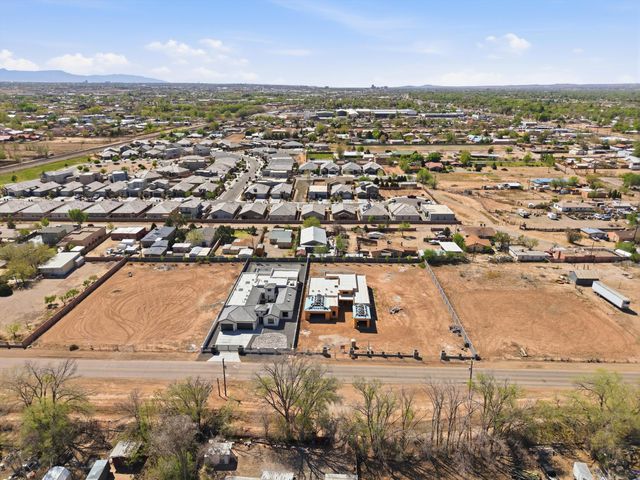 128 Los Ranchos Road NW, Albuquerque, NM 87107
