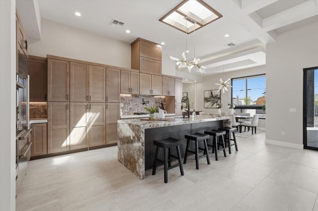 128 Los Ranchos Road NW, Albuquerque, NM 87107