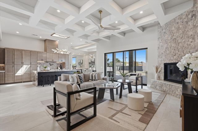 128 Los Ranchos Road NW, Albuquerque, NM 87107
