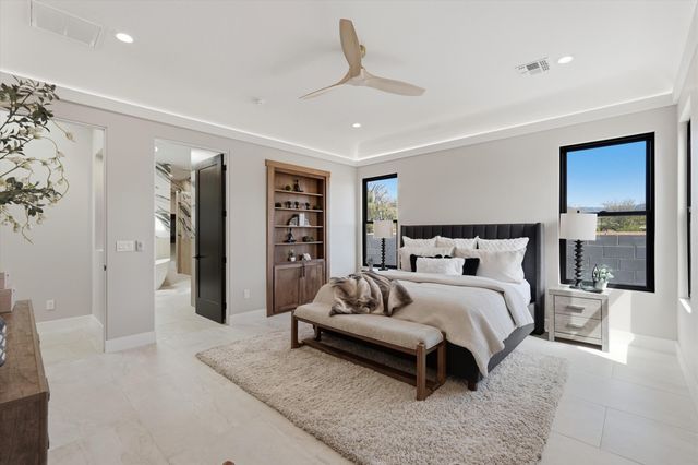 128 Los Ranchos Road NW, Albuquerque, NM 87107
