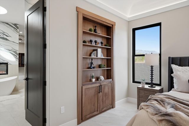 128 Los Ranchos Road NW, Albuquerque, NM 87107