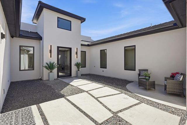128 Los Ranchos Road NW, Albuquerque, NM 87107