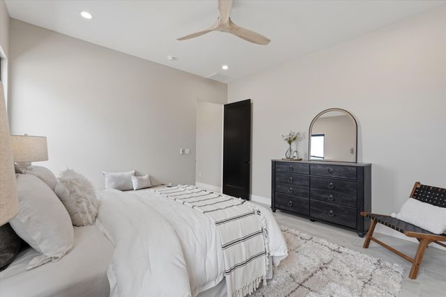 128 Los Ranchos Road NW, Albuquerque, NM 87107