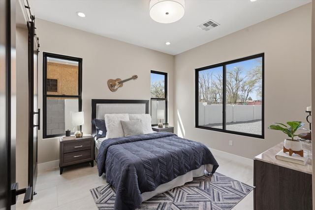 128 Los Ranchos Road NW, Albuquerque, NM 87107