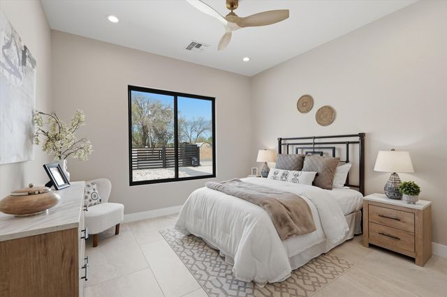 128 Los Ranchos Road NW, Albuquerque, NM 87107