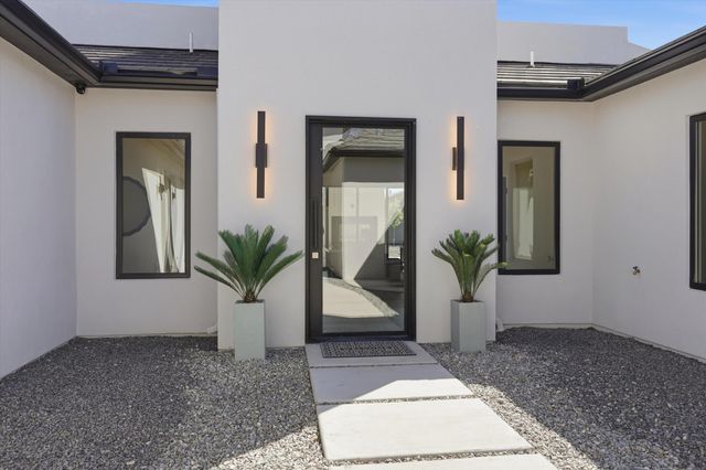 128 Los Ranchos Road NW, Albuquerque, NM 87107