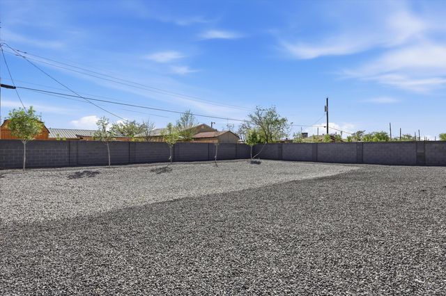128 Los Ranchos Road NW, Albuquerque, NM 87107