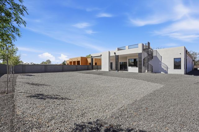 128 Los Ranchos Road NW, Albuquerque, NM 87107