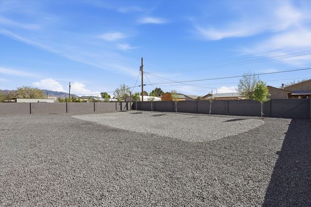 128 Los Ranchos Road NW, Albuquerque, NM 87107