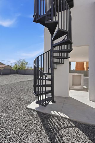 128 Los Ranchos Road NW, Albuquerque, NM 87107
