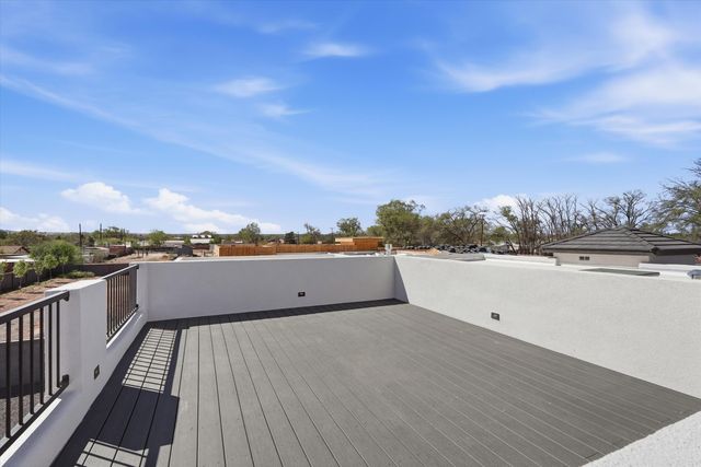 128 Los Ranchos Road NW, Albuquerque, NM 87107