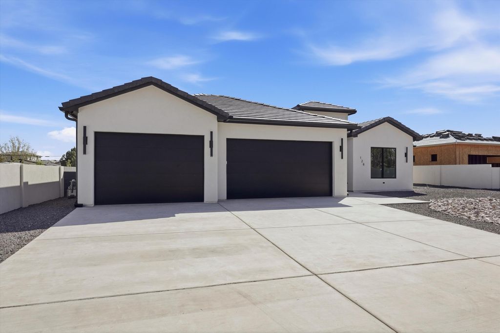 128 Los Ranchos Road NW, Albuquerque, NM 87107
