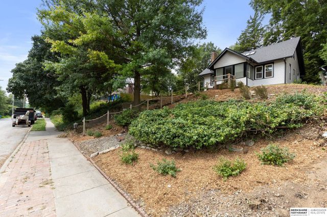 1710 S 55 Street, Omaha, NE 68106