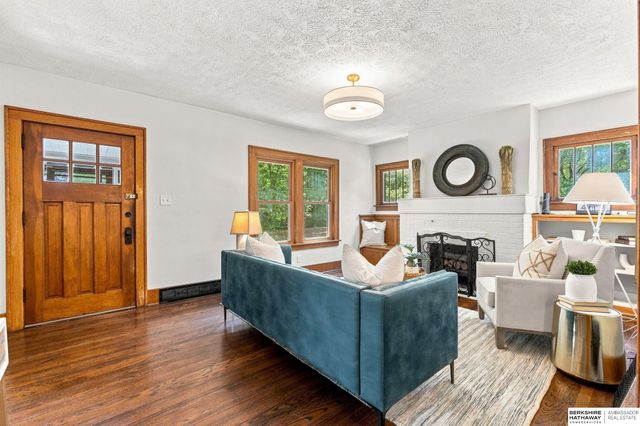 1710 S 55 Street, Omaha, NE 68106