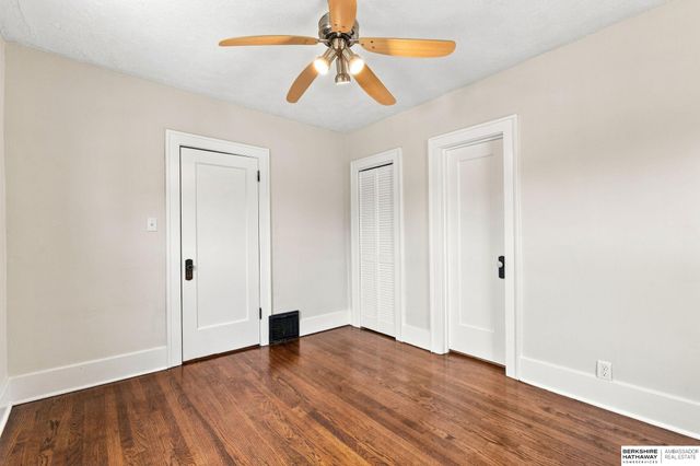 1710 S 55 Street, Omaha, NE 68106