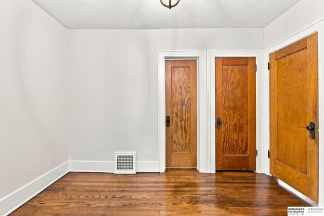 1710 S 55 Street, Omaha, NE 68106