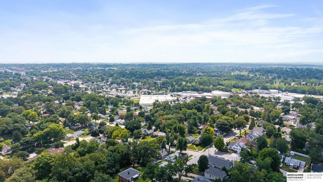 1710 S 55 Street, Omaha, NE 68106