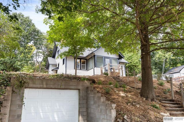 1710 S 55 Street, Omaha, NE 68106