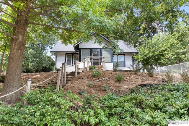 1710 S 55 Street, Omaha, NE 68106