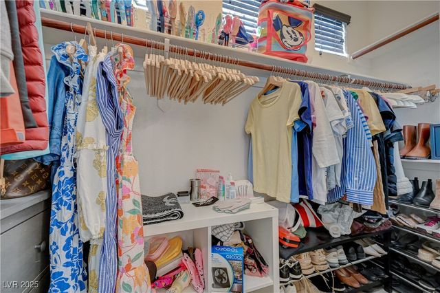 9738 Elk Grove Valley Street, Las Vegas, NV 89178