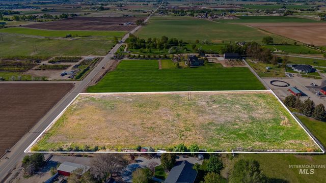 3735 S Black Cat Rd, Nampa, ID 83687