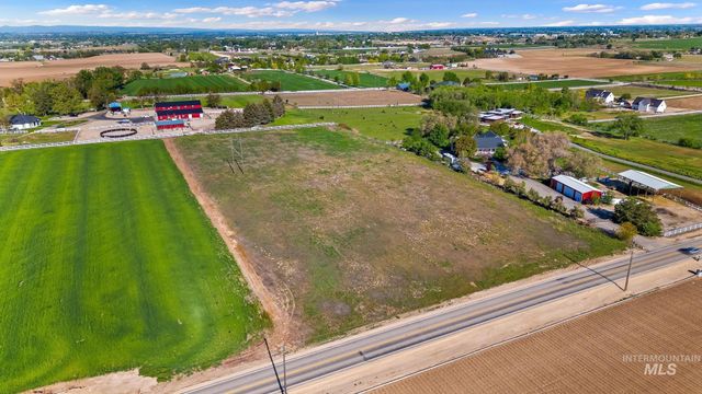 3735 S Black Cat Rd, Nampa, ID 83687