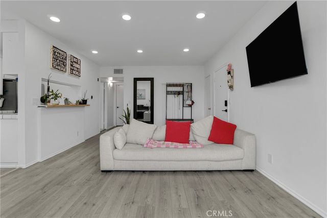 15516 Nordhoff Street 217, North Hills, CA 91343