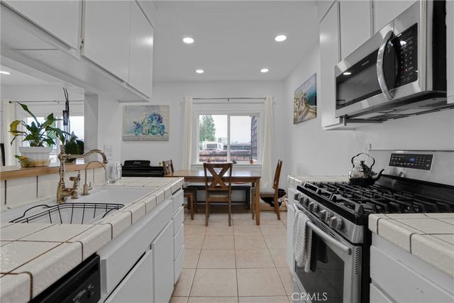 15516 Nordhoff Street 217, North Hills, CA 91343