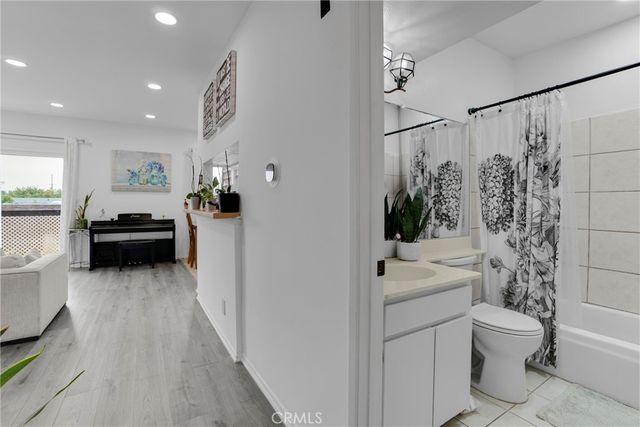 15516 Nordhoff Street 217, North Hills, CA 91343