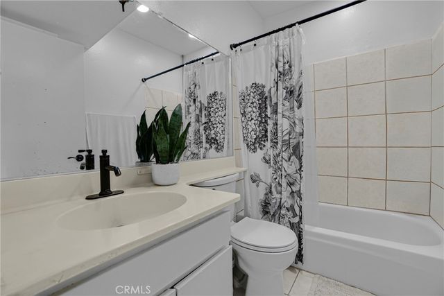 15516 Nordhoff Street 217, North Hills, CA 91343