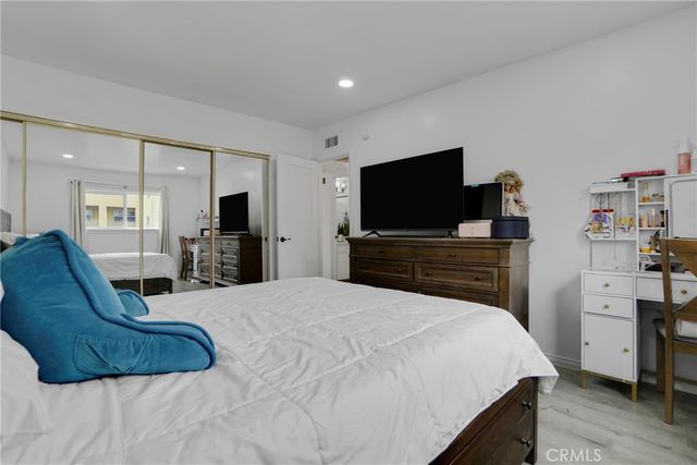 15516 Nordhoff Street 217, North Hills, CA 91343
