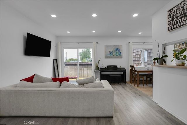15516 Nordhoff Street 217, North Hills, CA 91343